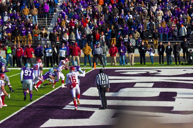 Oklahoma takes the lead in the second half against hometown K-State.